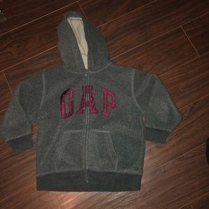Boy’s Gap Kids Gray Fleece Jacket Size XS 4/5